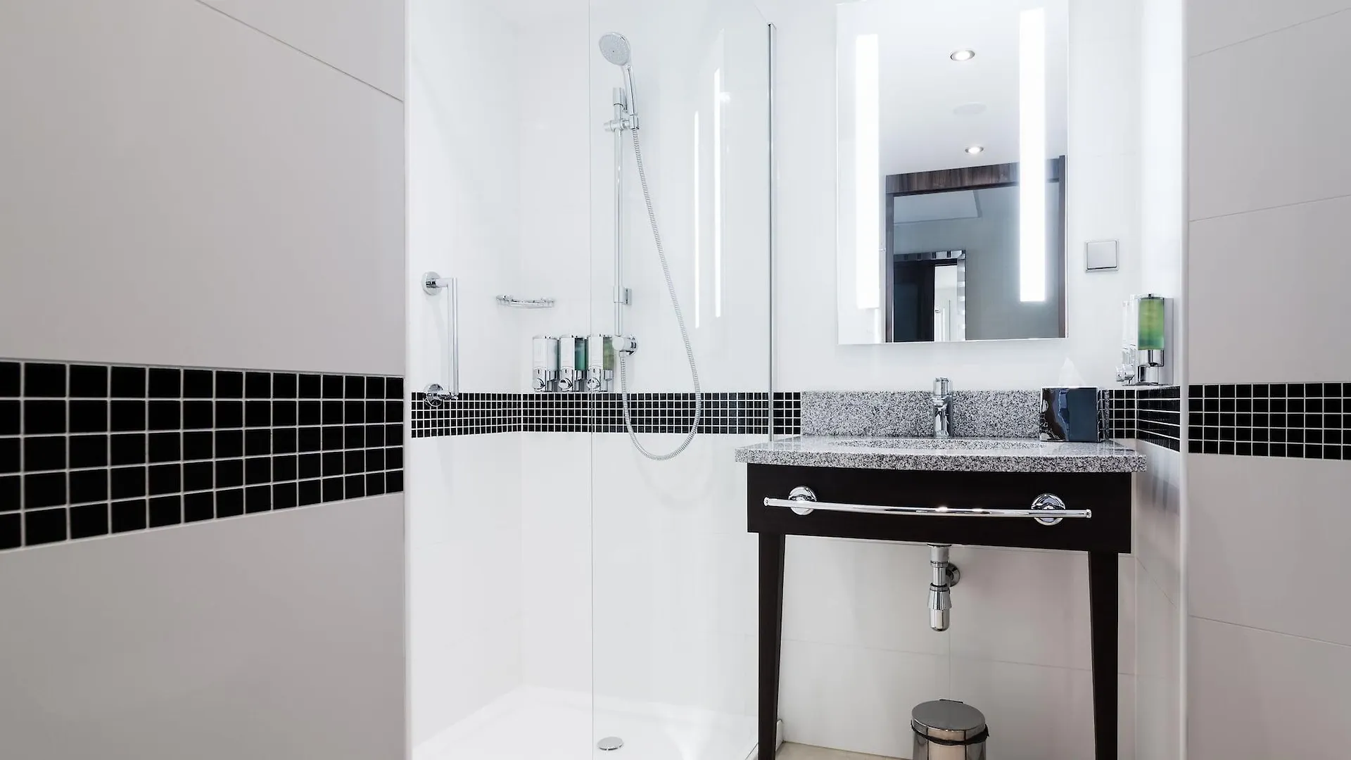 Hampton By Hilton Krakow Hotel