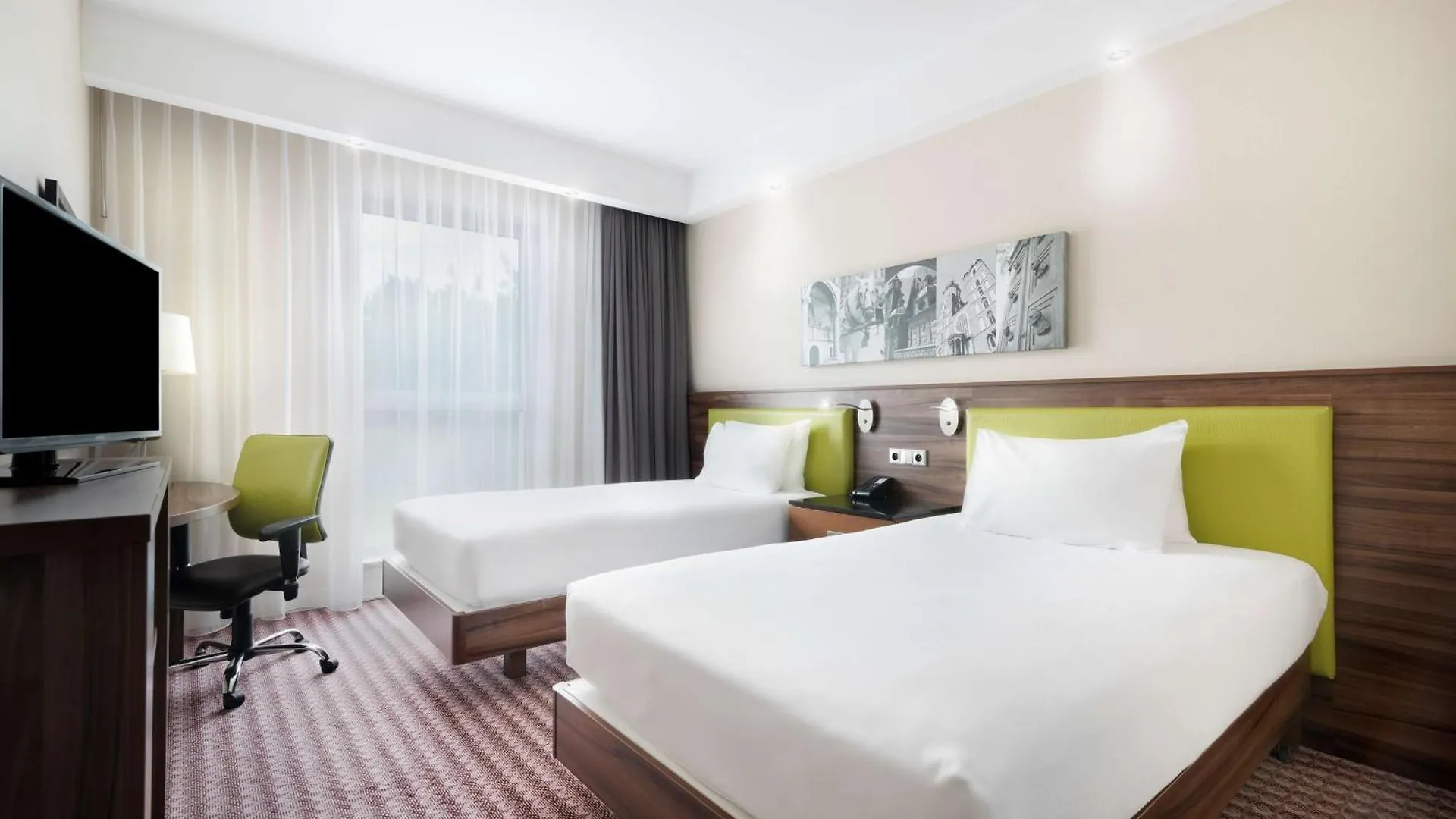 Hampton By Hilton Krakow Hotel
