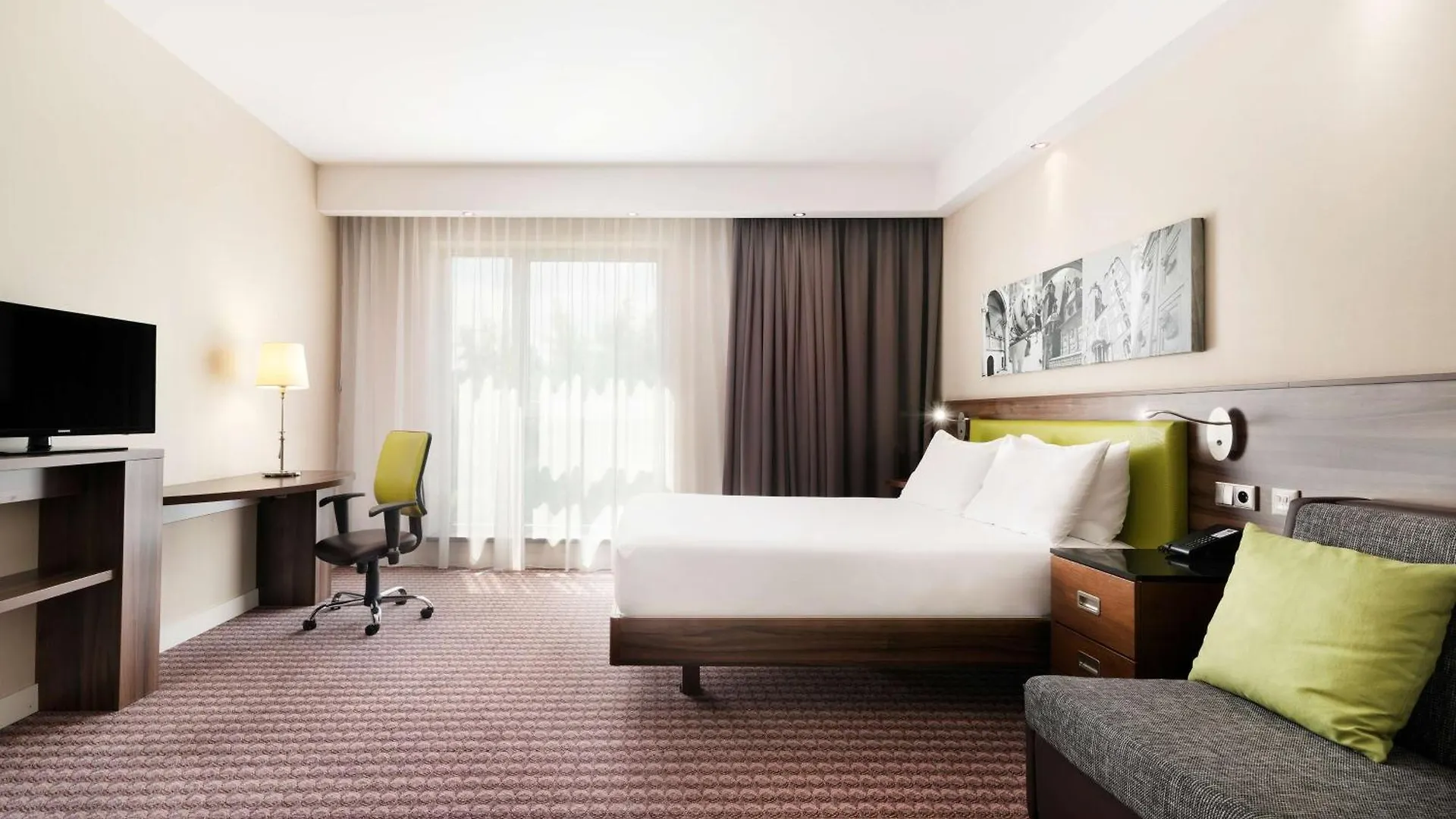 Hampton By Hilton Krakow Hotel